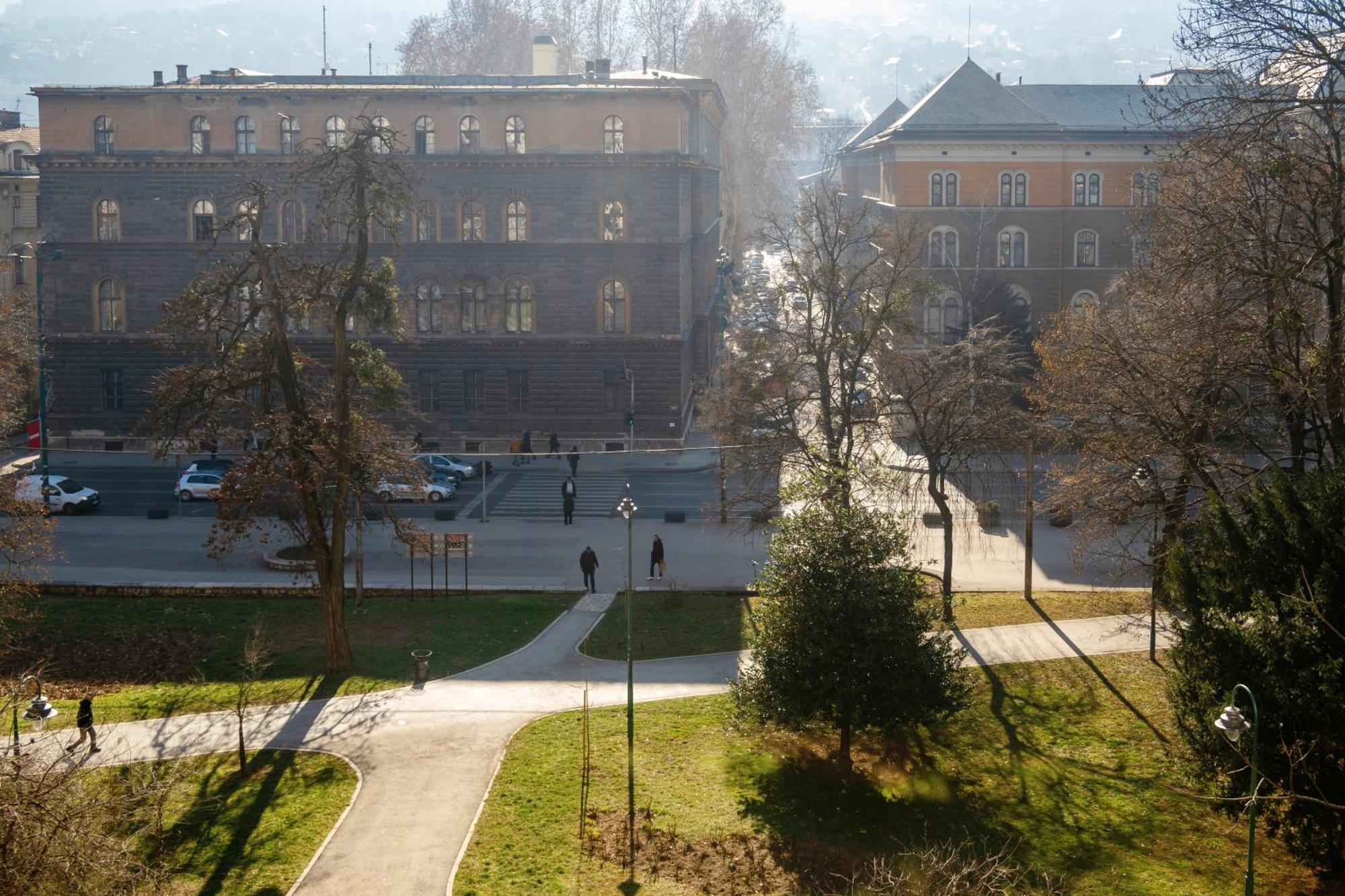 Apartment Spacious Parkfront Sarajevo